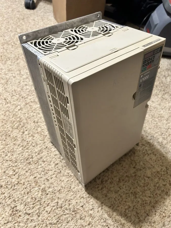 Частотный преобразователь Yaskawa CIMR-VU2A0069FAA AC Drive V1000 240 VAC 25 HP — фото лота 2