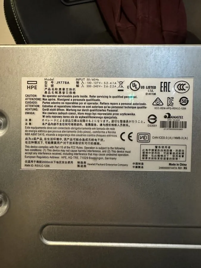 Коммутатор Aruba 2530 J9778A 48-Port PoE+ 10/100 Ethernet Switch — фото лота 2