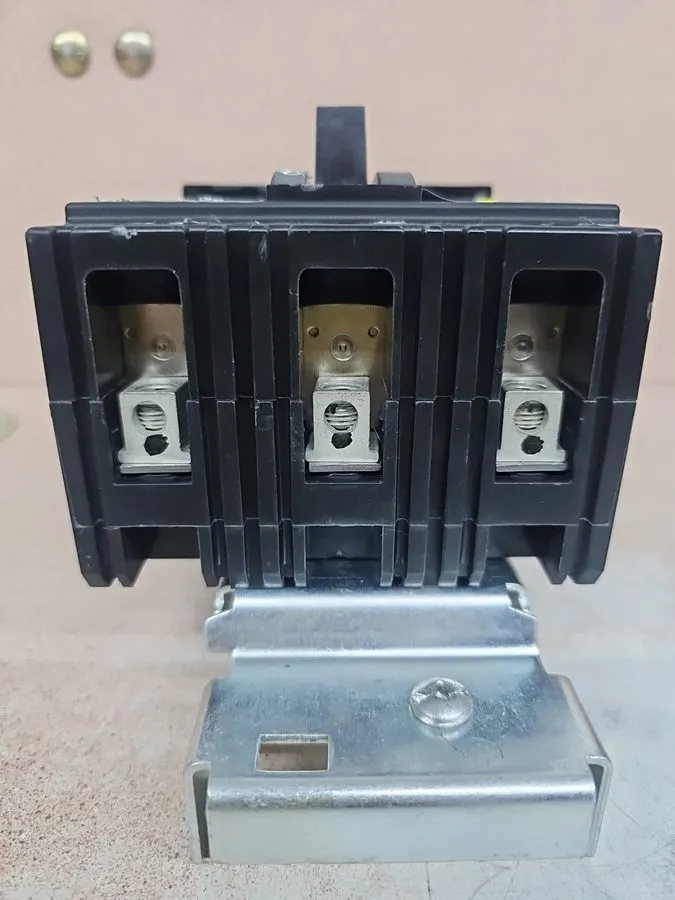 Автоматический выключатель Square D FA34020 I-Line Circuit Breaker 20A 3-Pole 48