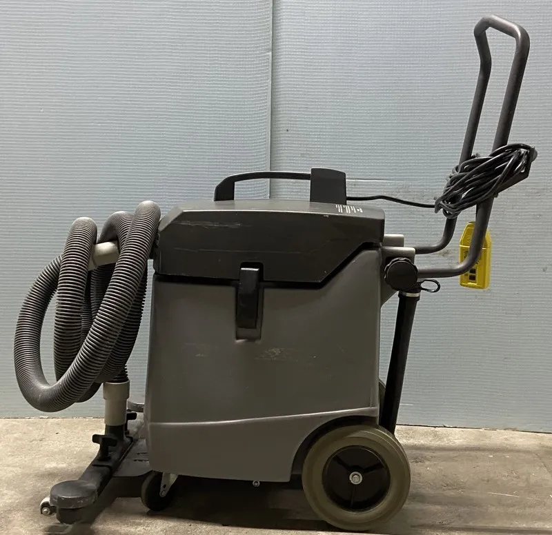 Складское оборудование Nilfisk Advance GW 4512 12-Gal. Wet/Dry Vacuum Water Pick