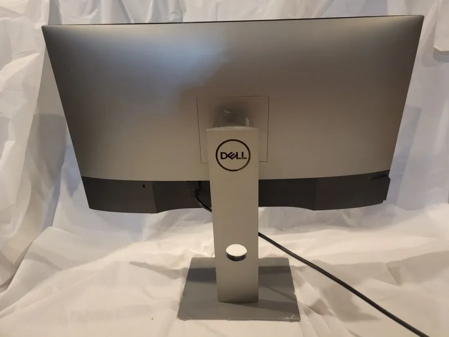 Монитор Dell UltraSharp U2719D 27" QHD LED LCD Monitor W/Stand/Cables AS-IS — фото лота 1