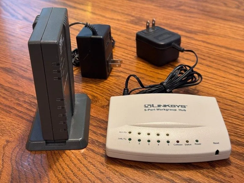 Коммутатор Linksys Ethernet 5-Port Workgroup Hub EW5HUB