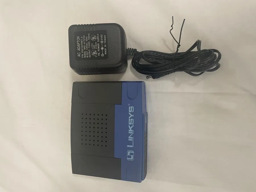Коммутатор Linksys EtherFast (EZXS55W) 5-Ports External Switch e515