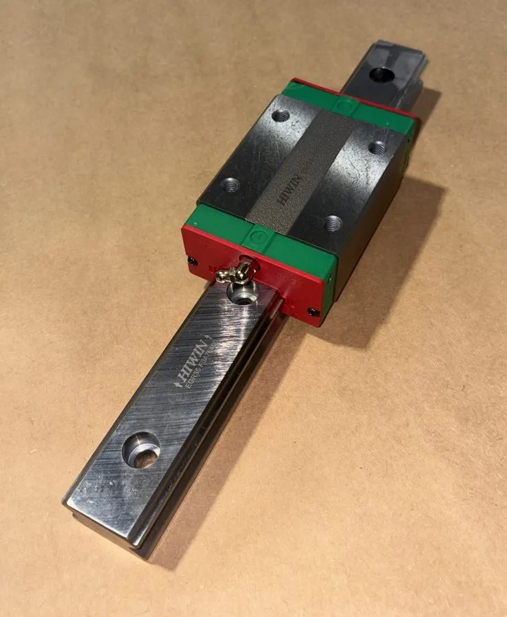 Линейная направляющая Hiwin Part EGH-35-CA-1R0300-ZO-C Linear Guide 35MM — фото лота 1