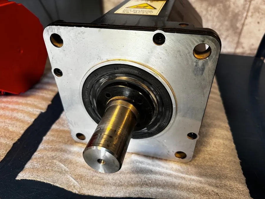 Серводвигатель Fanuc A06B-0147-B077 AC Servo Motor 3.8kW 157V 2000 RPM 15A 3PH