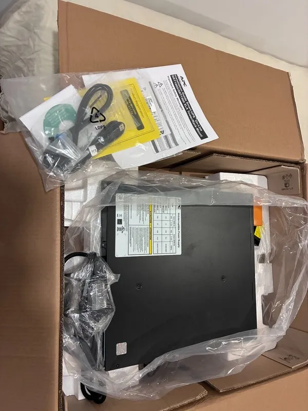 ИБП APC Smart-UPS Online 1500VA 120V Rack/Tower UPS (SRT1500RMXLA)