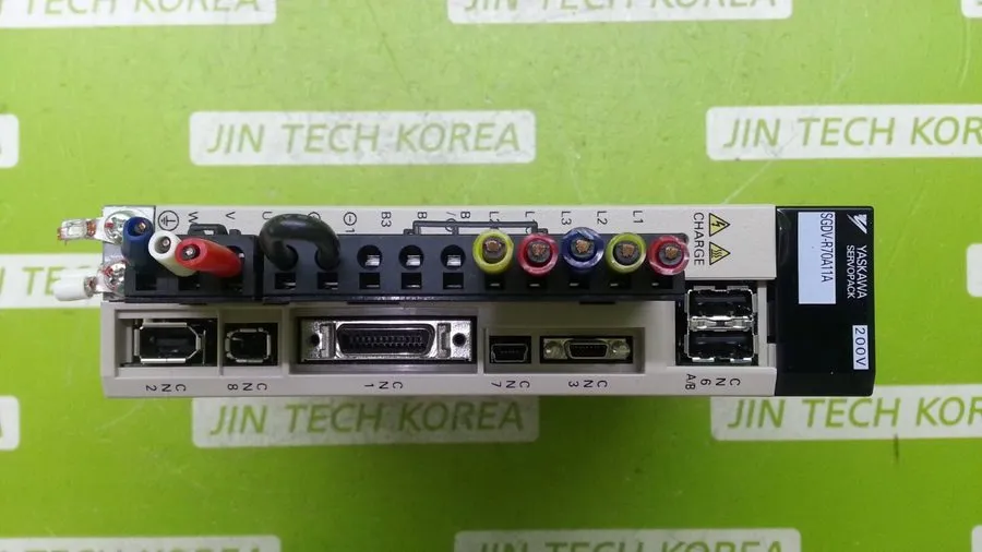 Сервопривод YASKAWA SGDV-R70A11A SERVOPACK