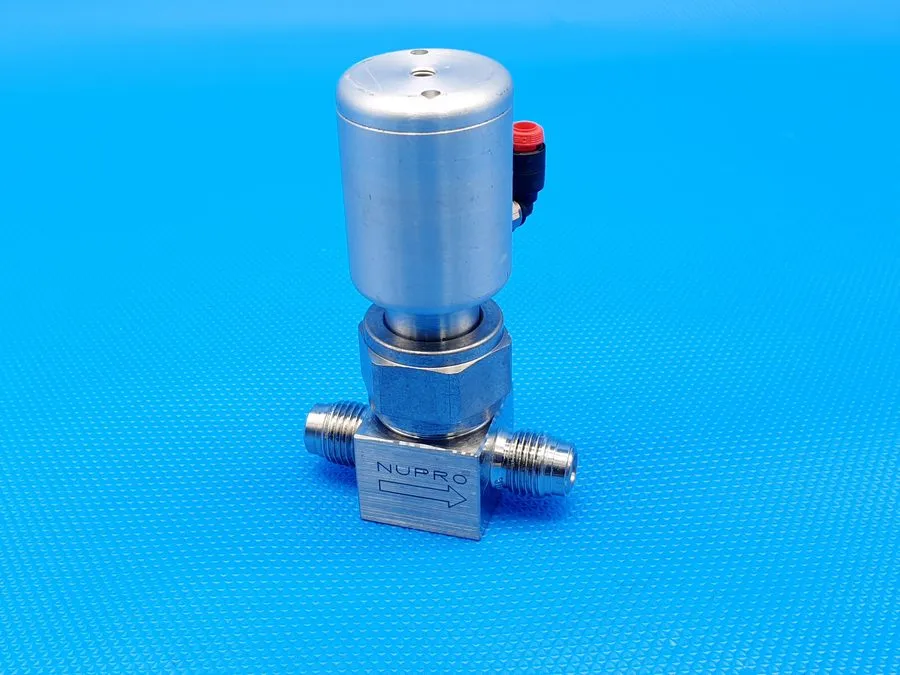 Клапан SWAGELOK 316L SS HIGH PURITY BELLOWS SEALED VALVE SS-BNVCR4-C