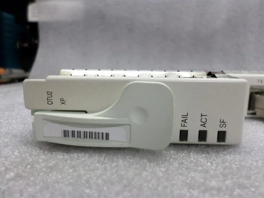 Коммутатор Cisco 15454-OTU2-XP Multirate DWDM OTU2 XPonder Card