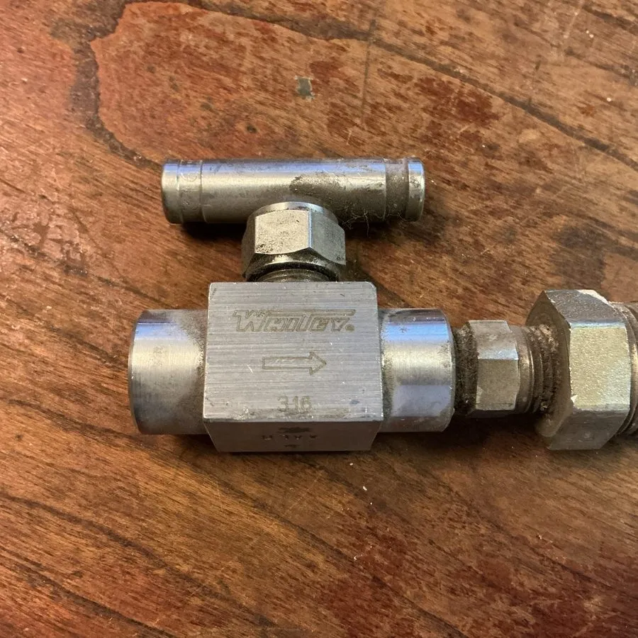 Клапан Swagelok SS-20VF4 Stainless Steel Integral Bonnet Needle Valve FNSP