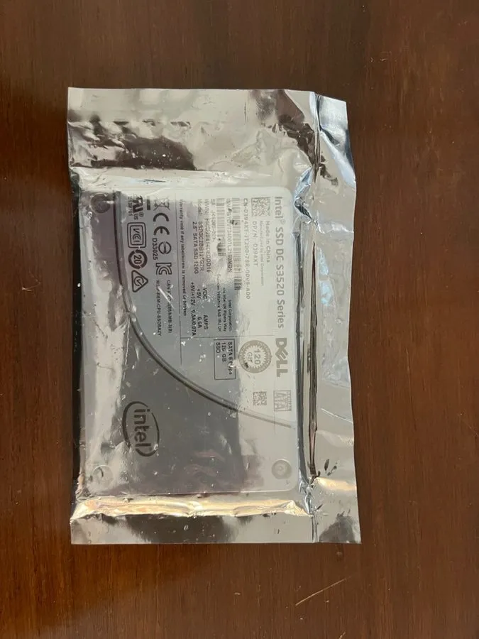 SSD-накопитель Intel DC S3520 120GB 2.5" SATA 6Gb/s Enterprise SSD