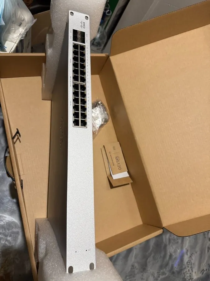 Коммутатор Cisco Meraki MS120-24P 1G L2 Cld -Mngd 24x GigE 370W PoE Switch — фото лота 2