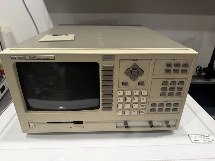 Анализатор HEWLETT PACKARD 35660A DYNAMIC SIGNAL ANALYZER (BSJ47) — фото лота 1