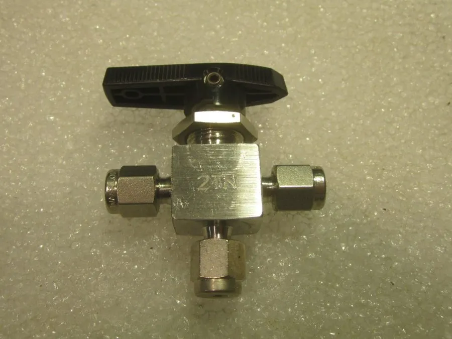 Клапан Swagelok SS-41GXS2 Three way ball valve 1/8 shipping