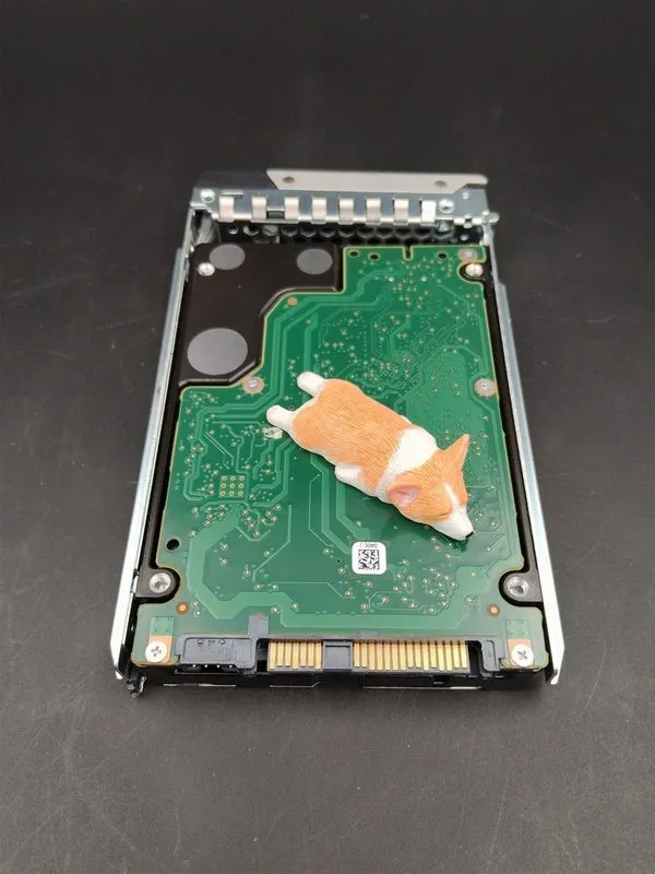 Жёсткий диск Dell 1.8TB 10K SAS 12Gb/s 2.5" Enterprise Hard Drive 512e RVDCJ 0RV — фото лота 4