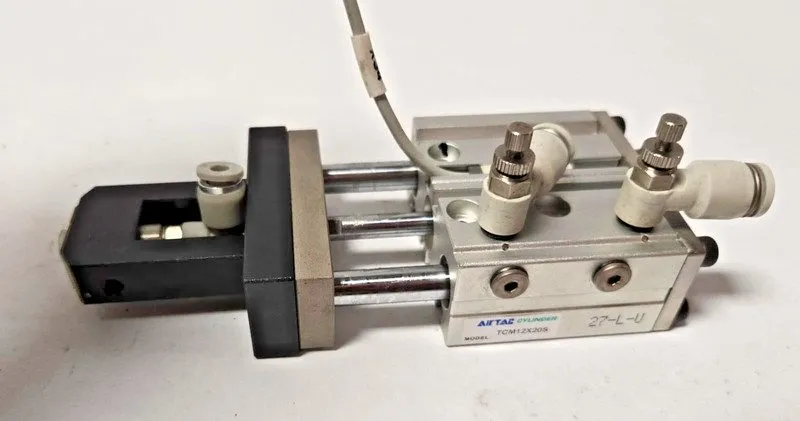 Пневмоцилиндр Airtac TCM12X20S Pneumatic Cylinder Pusher Stop CMSG Sensor