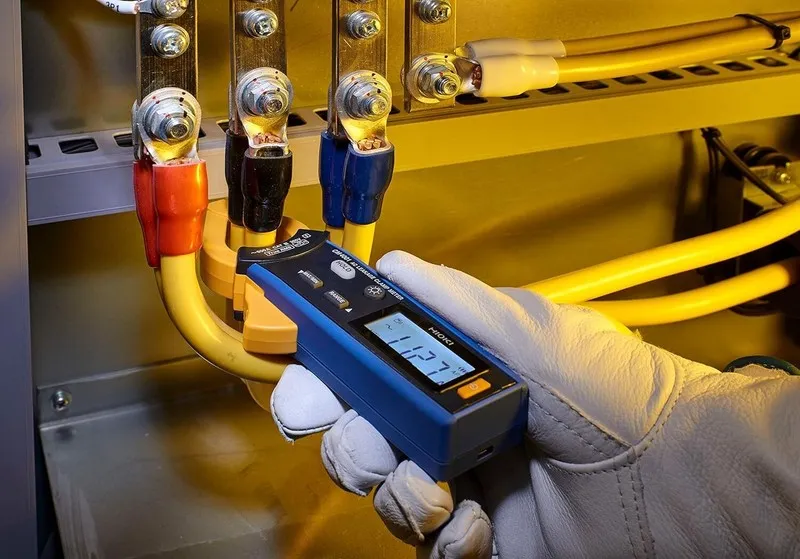 Тестер HIOKI AC Leak Clamp Meter CM4001 0.6mA~600A with Comparator Function