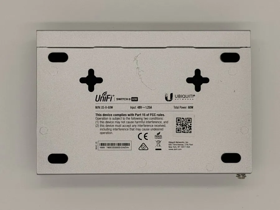 Коммутатор Ubiquiti UniFi Switch 8 60W US-8-60W w/ Power Adapters, Factory Reset