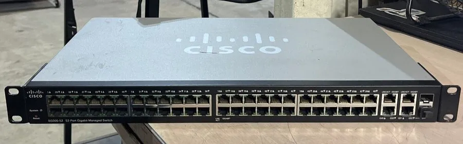 Коммутатор CISCO SG300-52 PORT SWITCH