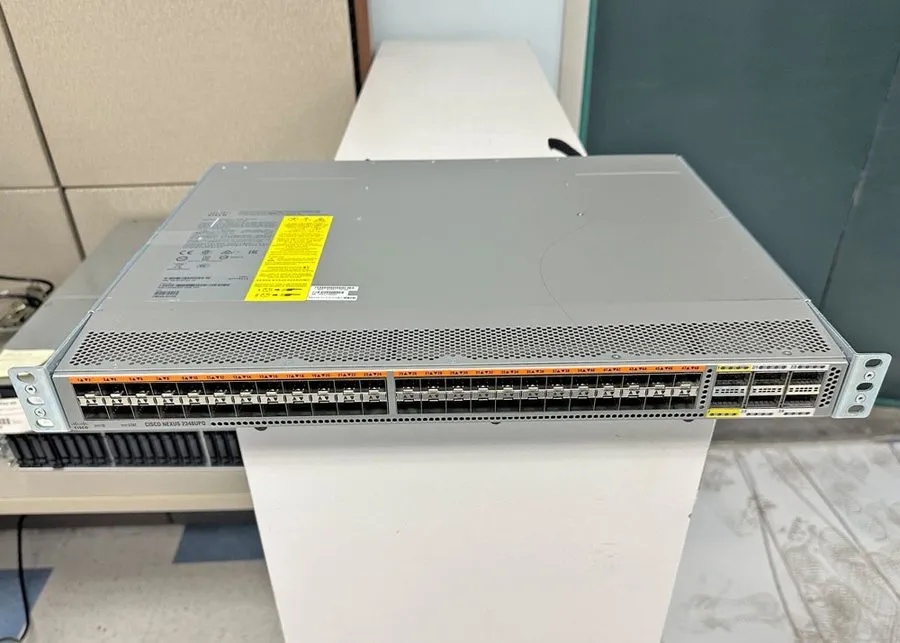 Объектив Cisco N2K-C2348UPQ-10GE 48-Port 10GE SFP+ 6x 40G QSFP Fabric Extender