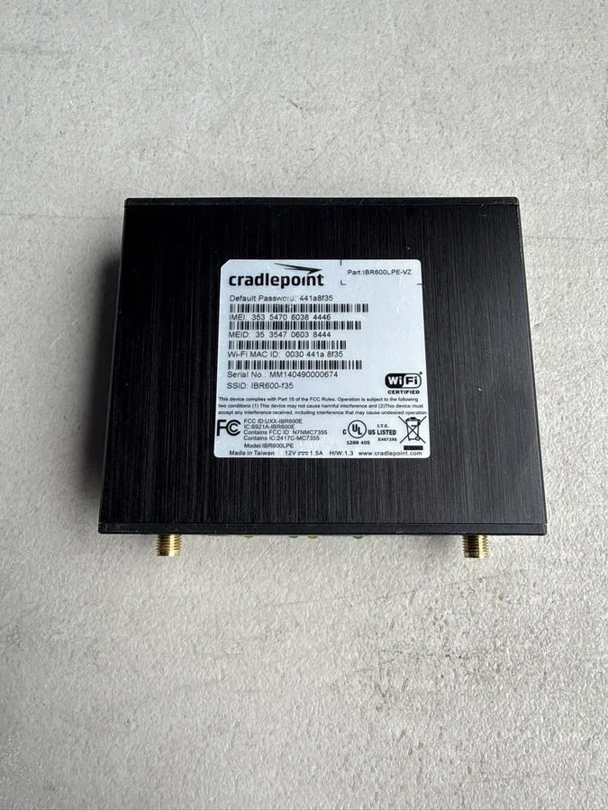 Маршрутизатор CradlePoint IBR600LPE-VZ Verizon Wireless Router w/Antennas D-9