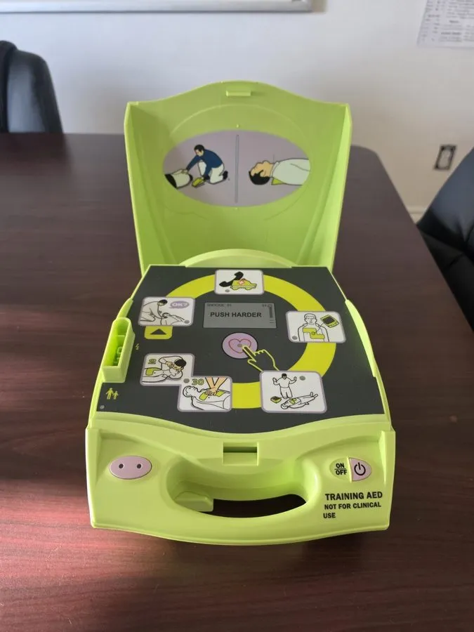 Медицинское оборудование ZOLL AED PLUS TRAINER2 Training Device with Pads- No Re