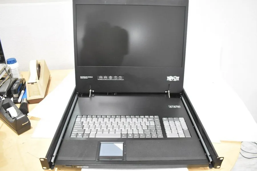 Дисплей Tripp-Lite B021-000-17 1U Rackmount LCD Console NetDirector. Parts