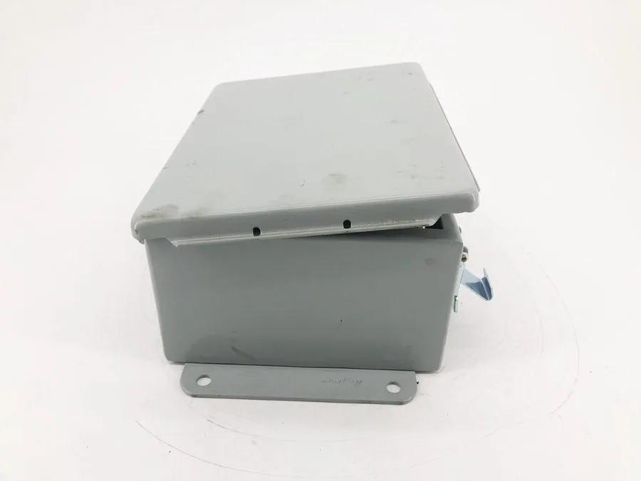 Монтажный шкаф Hoffman nVent A806CHQR Electrical Enclosure Type 12 13