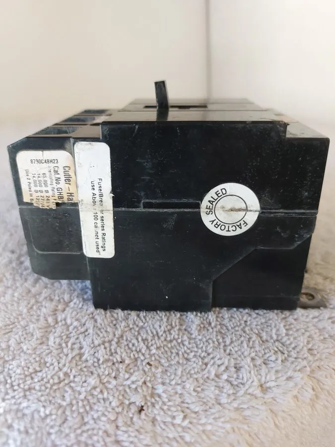 Автоматический выключатель Eaton GHB3090 90 Amp 277/480V 3 Pole GHB Bolt On Circ