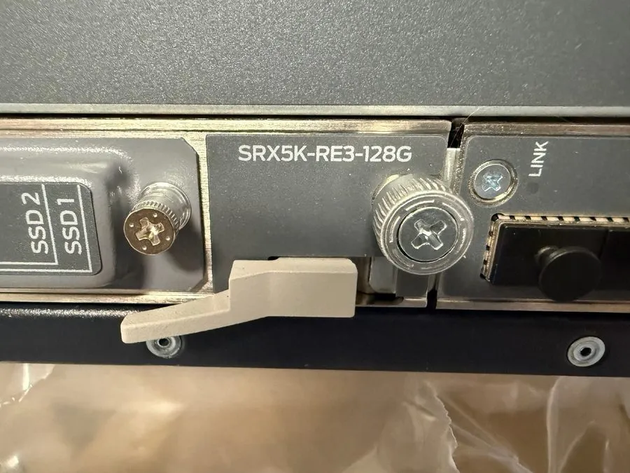 Межсетевой экран Juniper SRX5400X-BASE2 Firewall — фото лота 1