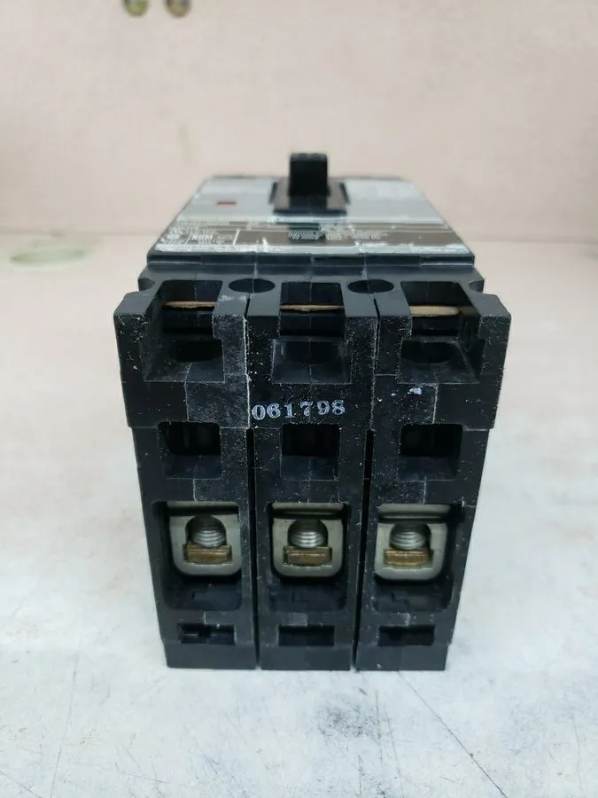 Автоматический выключатель Siemens Sentron Seires Breaker HED43B050 3 Pole 50 Am