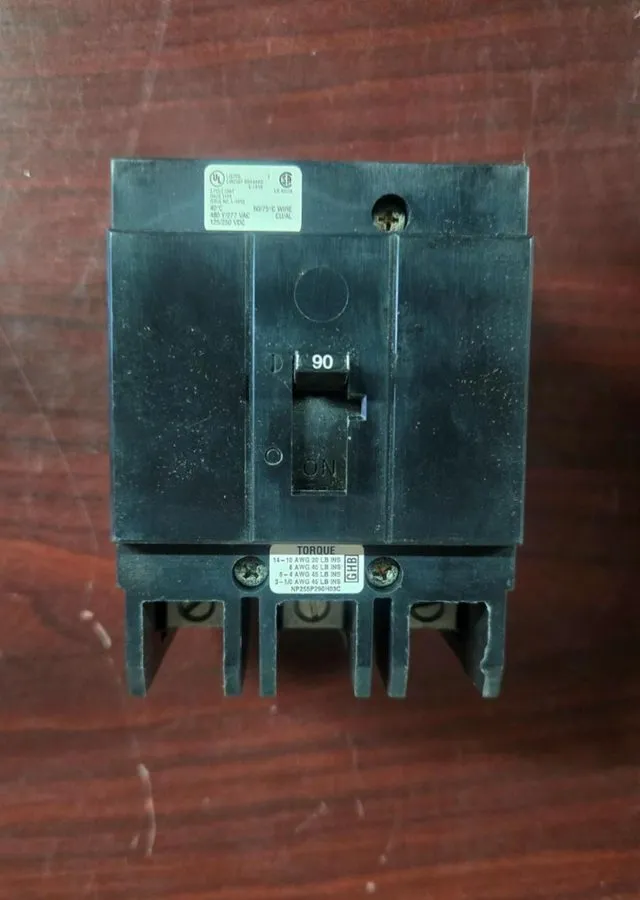 Автоматический выключатель Eaton GHB3090 90 Amp 277/480V 3 Pole GHB Bolt On Circ