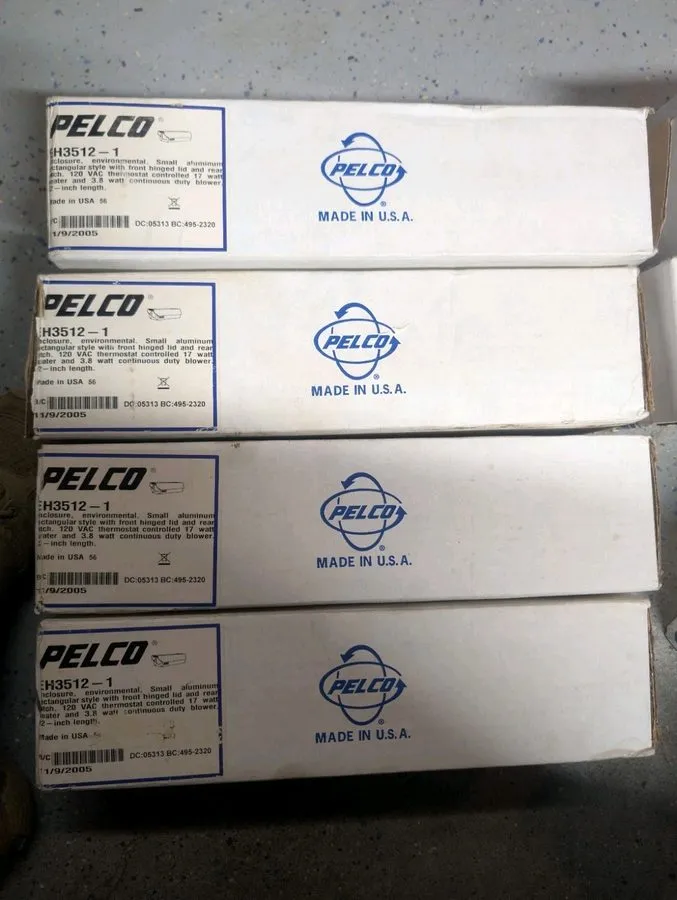 Операторское оборудование Pelco EH3512-1 Camera Outdoor Enclosure 12" with Heate — фото лота 1