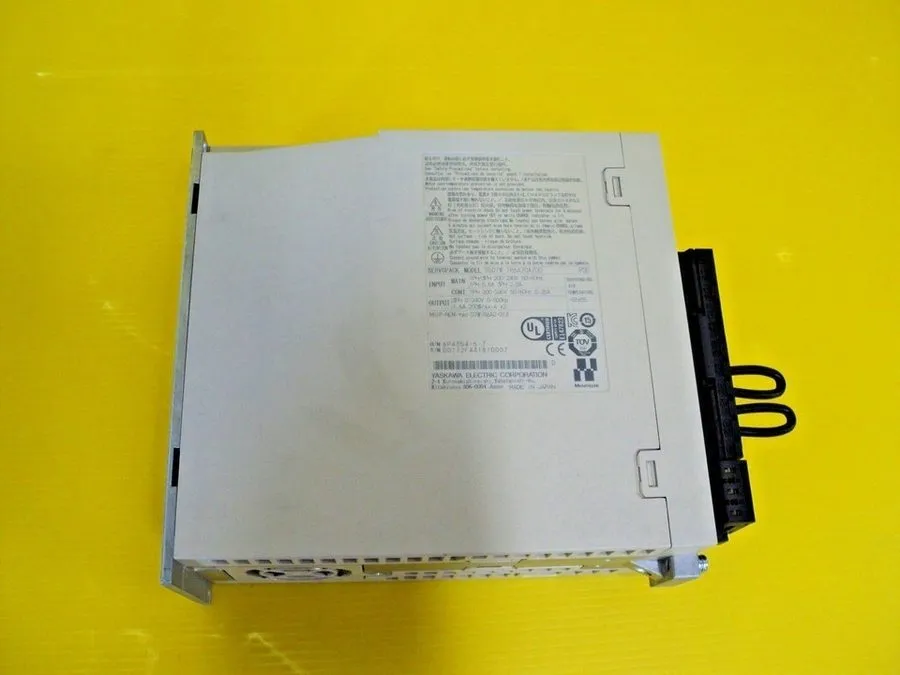 Сервопривод YASKAWA SIGMA7 SGD7W-1R6A20A SERVOPACK 200W