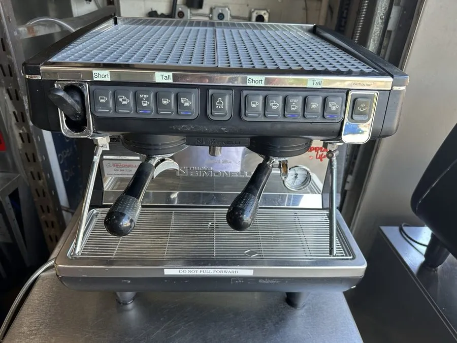 Кофемашина 2021NUOVA SIMONELLI APPIA LIFE 2 GROUP COMPACT 220-240V ESPRESSO MACH — фото лота 1