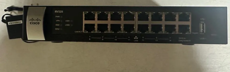 Маршрутизатор Cisco RV325 Gigabit Dual WAN VPN Router 14-Port Gigabit Small Busi