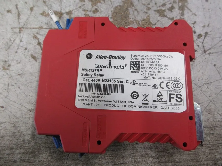 Реле безопасности Allen-Bradley MSR127RP / 440R-N23135 Guardmaster Safety Relay