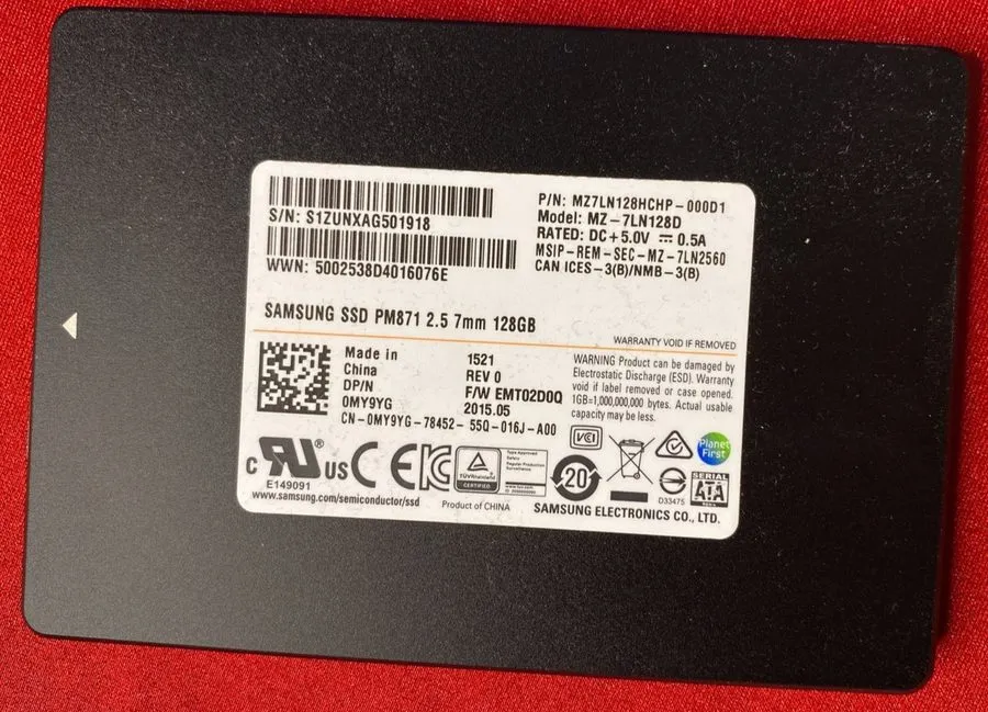 SSD-накопитель Samsung PM871 256GB SSD 2.5" SATA III 6.0 Gbps Solid State Drive — фото лота 1