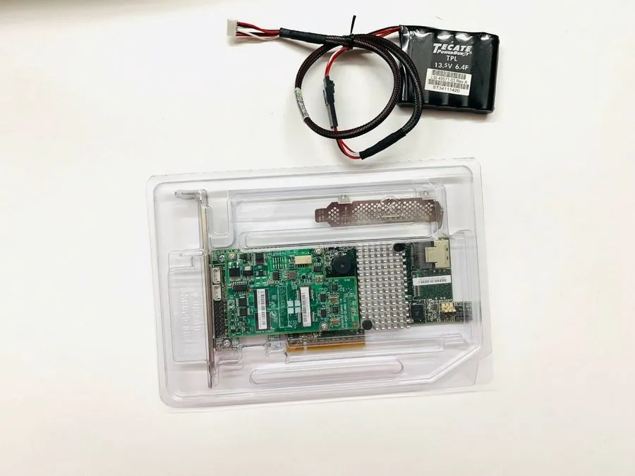 Контроллер LSI MegaRAID SAS 9266-4i 6Gb/s 4-Port SAS SATA RAID Controller LSI003