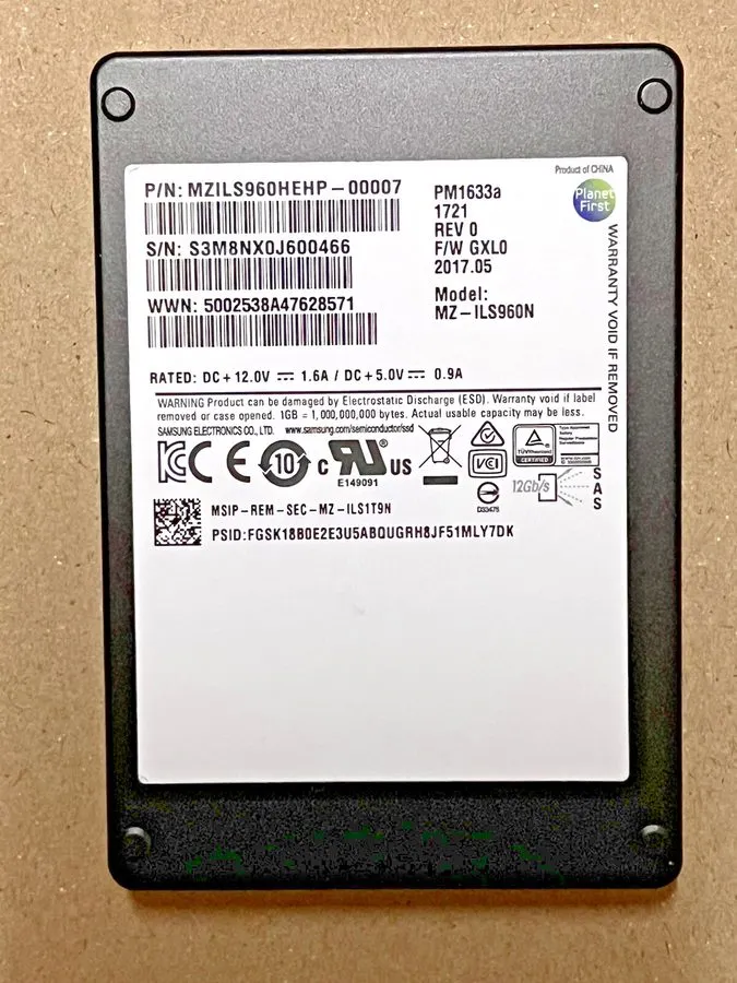 SSD-накопитель Dell/Samsung PM1633a 3.84TB MZILS3T8HMLH SAS 12Gb/s 3D TLC 1 DWPD