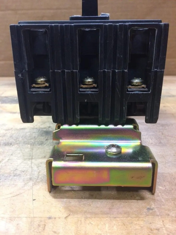Автоматический выключатель Square D FC34015 Circuit Breaker 15 Amp, 3 Pole, 480V