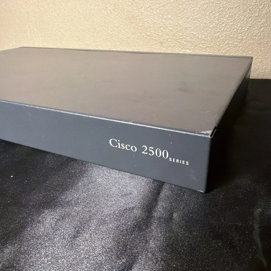 Маршрутизатор Cisco 2500 2501 Series ROUTER ETHERNET AUI TRANSCEIVER — фото лота 1