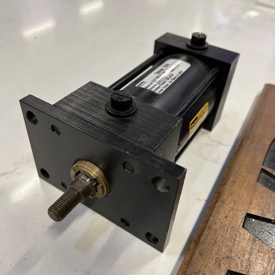 Пневмоцилиндр Parker 02.50 J2ANU14A 2.000 Pneumatic Air Cylinder 1 1/2"Bore 2"St — фото лота 2