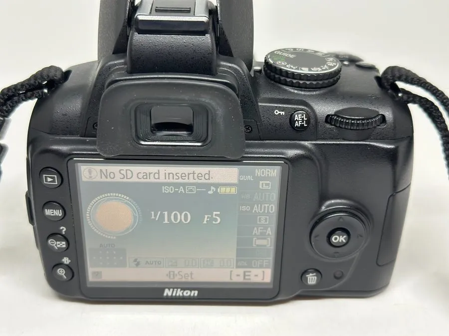 Объектив Nikon AF-S DX NIKKOR 18-140mm f / 3.5-5.6G ED VR AFSDXVR18-140G