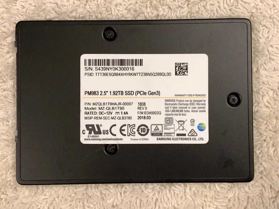 SSD-накопитель Samsung PM983 1.92TB SSD 2.5" U.2 PCIe 3.0 x4 MZQLB1T90 MZQLB1T9H