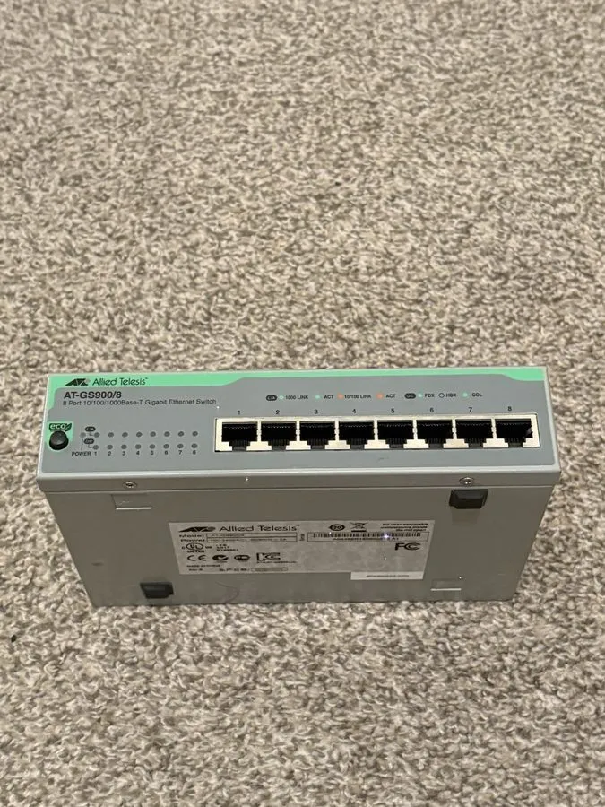 Коммутатор Allied Telesis AT-GS900/8 Unmanaged Gigabit Ethernet Switch 8-Port — фото лота 1