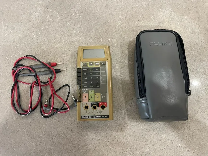 Мультиметр FLUKE 8060A TRUE RMS MULTIMETER W/ LEADS . 3