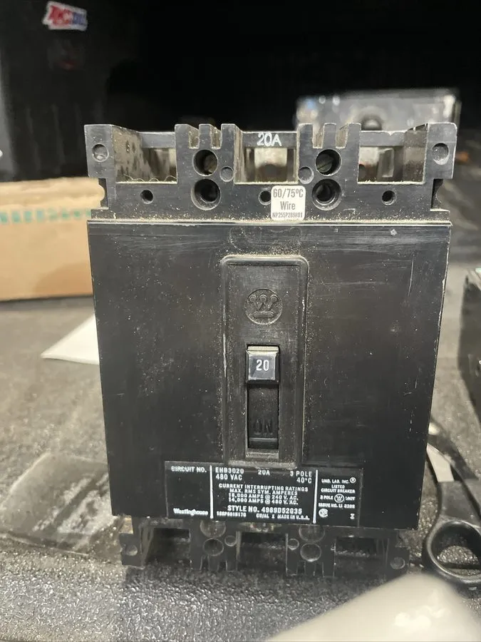 Автоматический выключатель WESTINGHOUSE EHB3020 3 Pole 20 Amp 480V AC Type EHB M