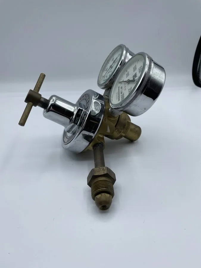 Трубопроводная арматура Matheson Model # 8-H580 Pressure Regulator — фото лота 2