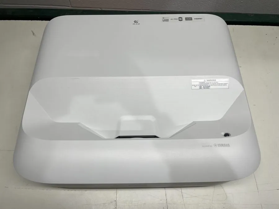 Проектор EPSON EH-LS650W 3,600 Lumens 120" 4K PRO-UHD Laser Beam TV Projector Ex